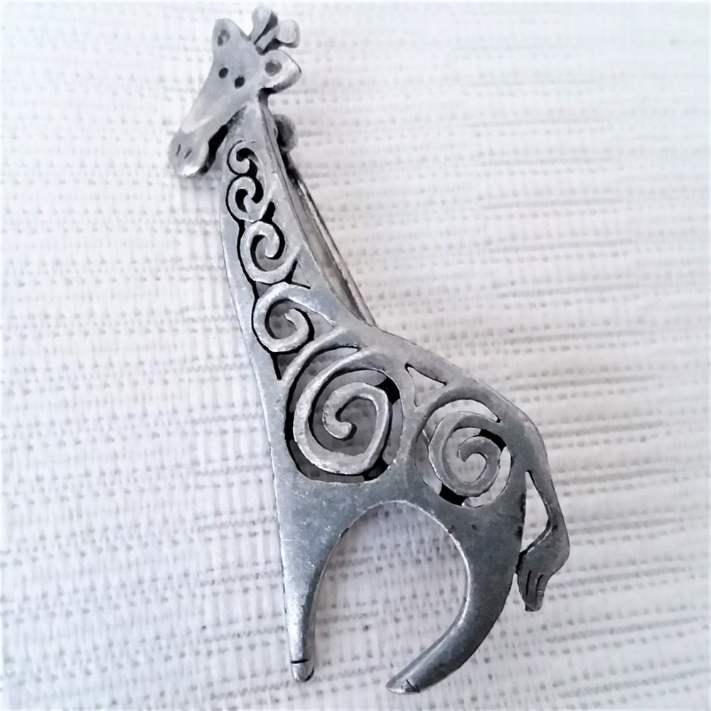 VTG Brooch Giraffe Pin Pewter Retro 80's 90's Animal Zoo Ark Stylish Fashion Fun